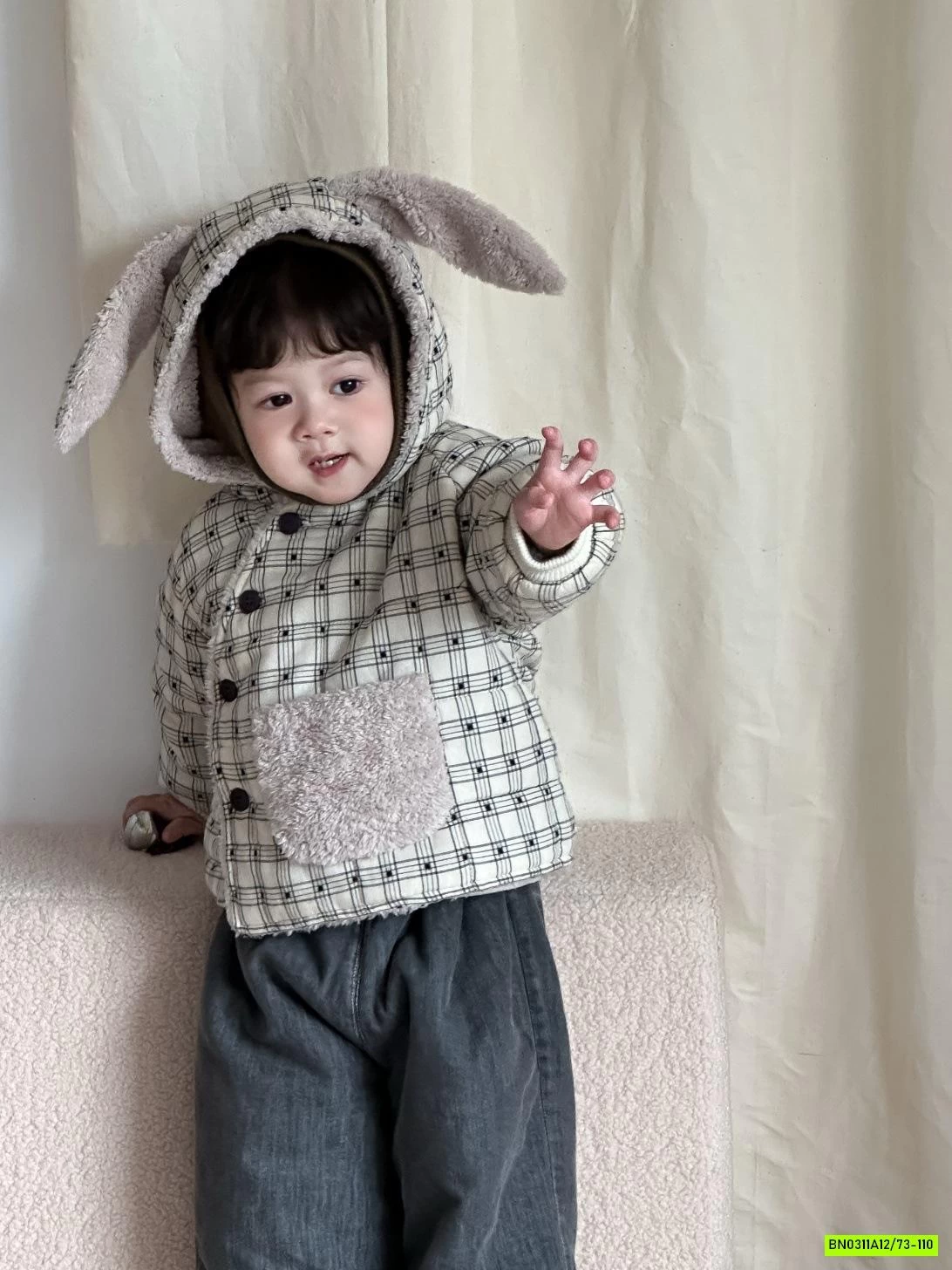 KHOÁC CARO MŨ TAI THỎ