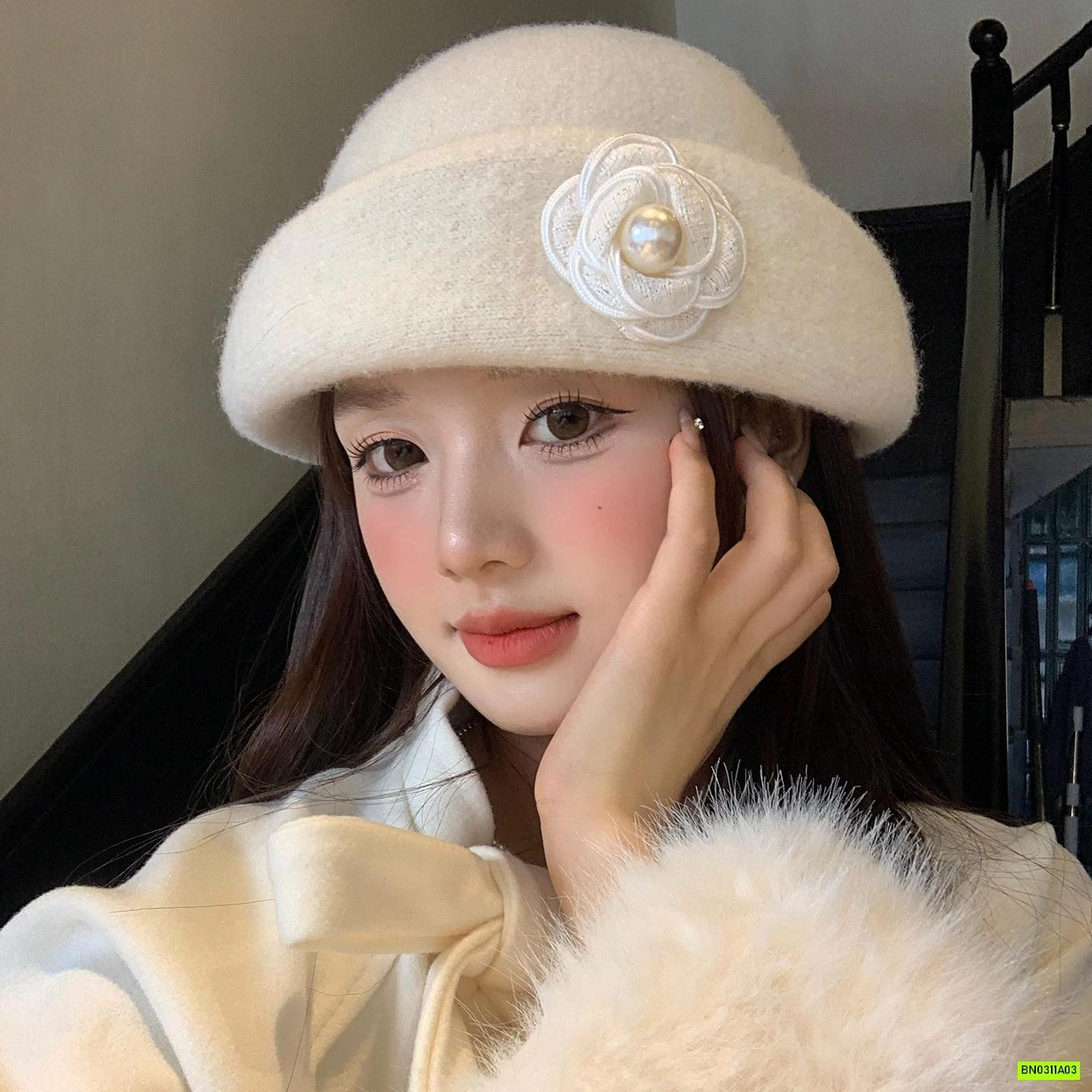 Mũ dạ hoa trà kiểu Pháp