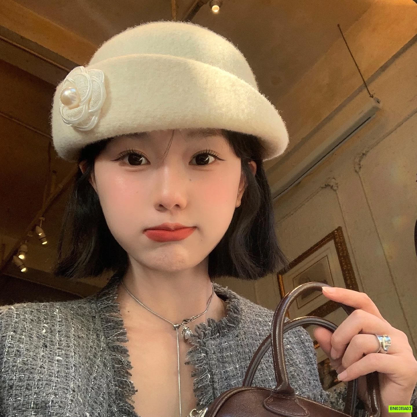 Mũ dạ hoa trà kiểu Pháp