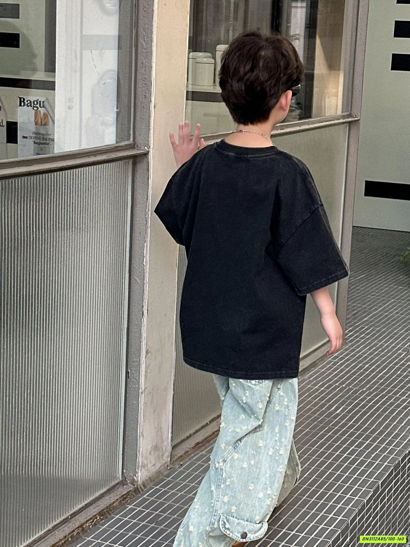 ÁO ĐEN 3 CHÚ CÚN HY2535