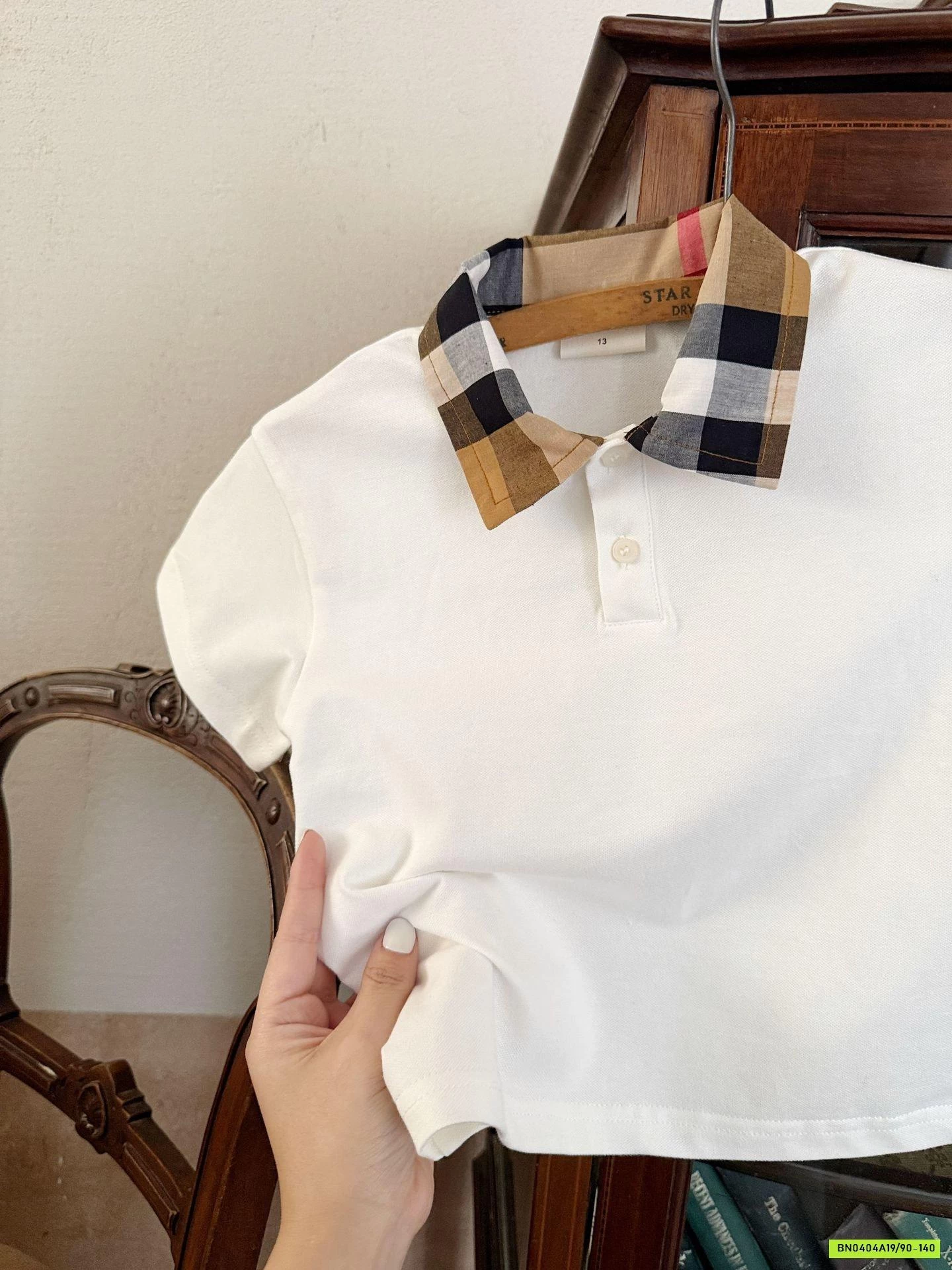 POLO TRẮNG CỔ KẺ CARO MMGGBABY