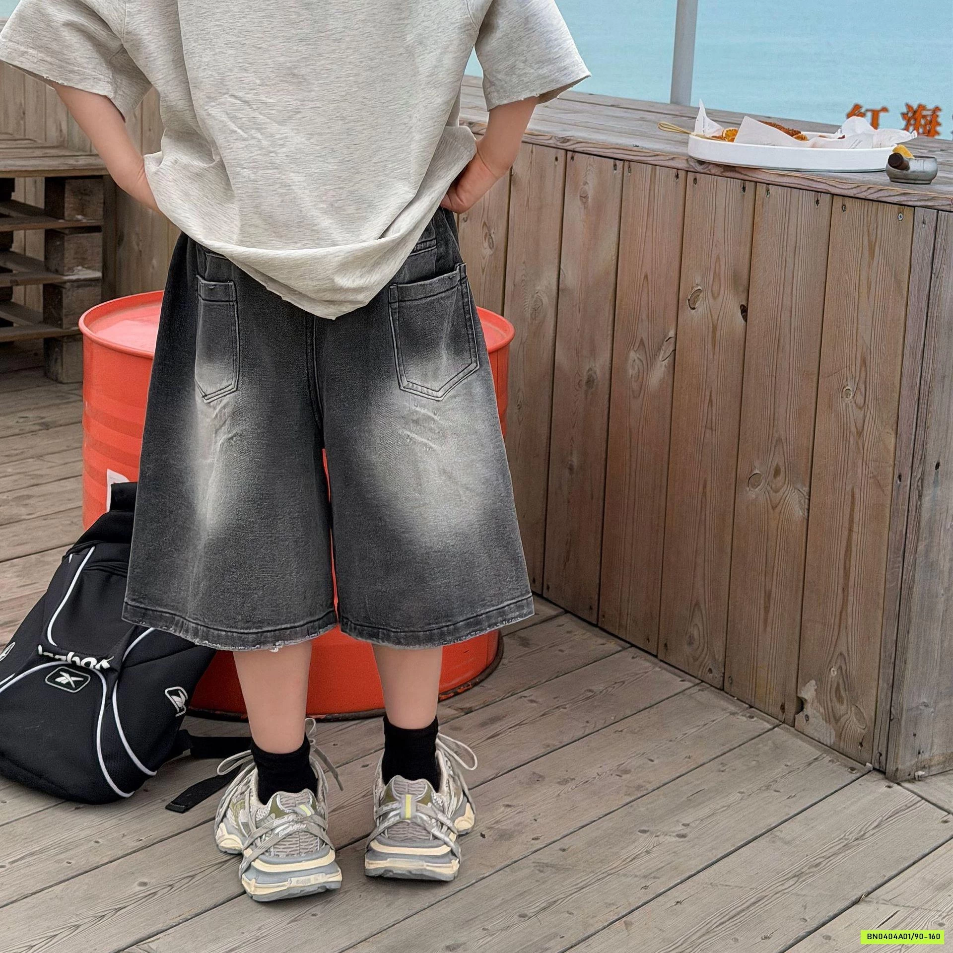 SHORT JEAN ĐEN BẠC MÀU FANSHU