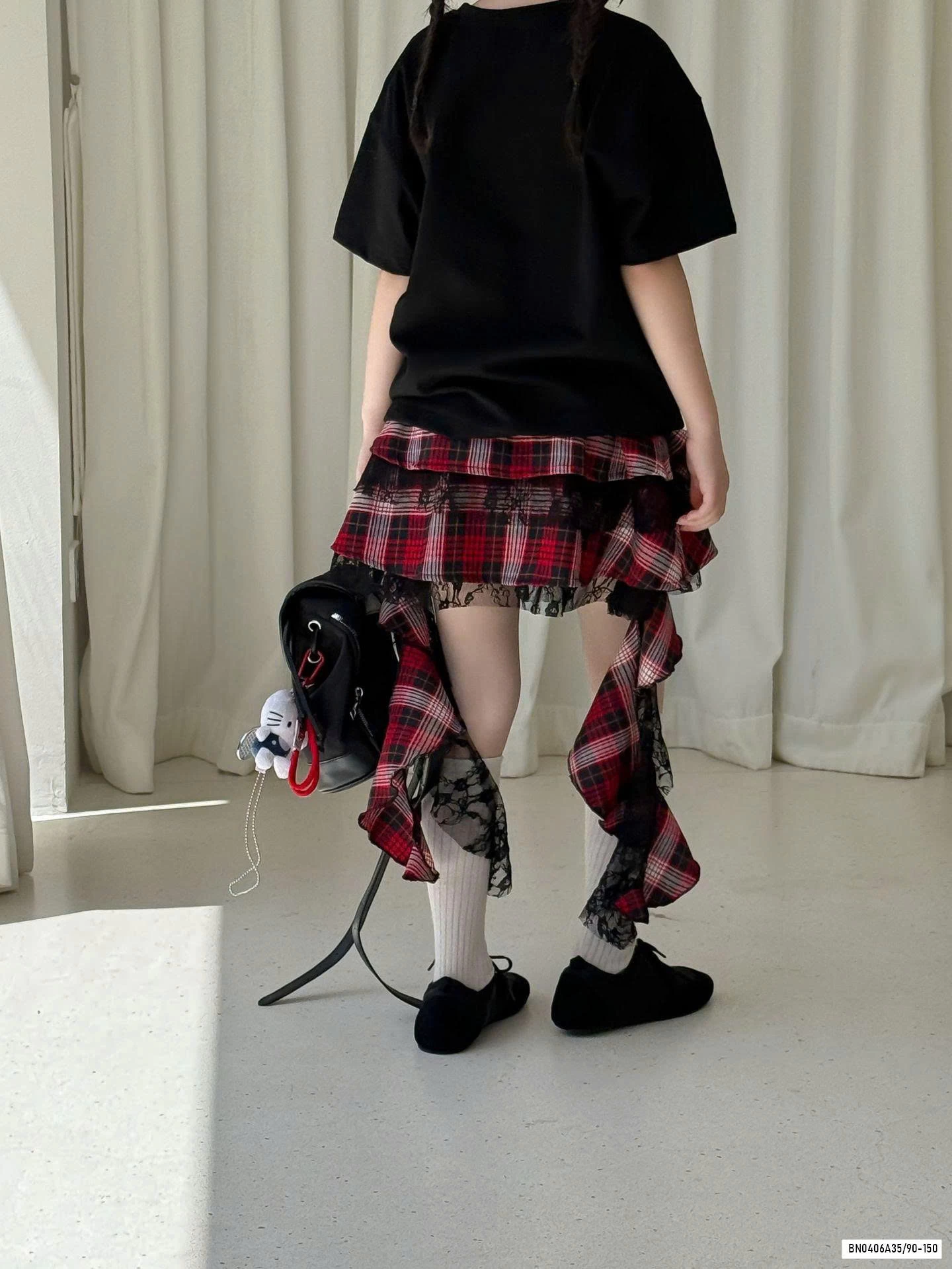 ÁO ĐEN NƠ MIX CV CARO