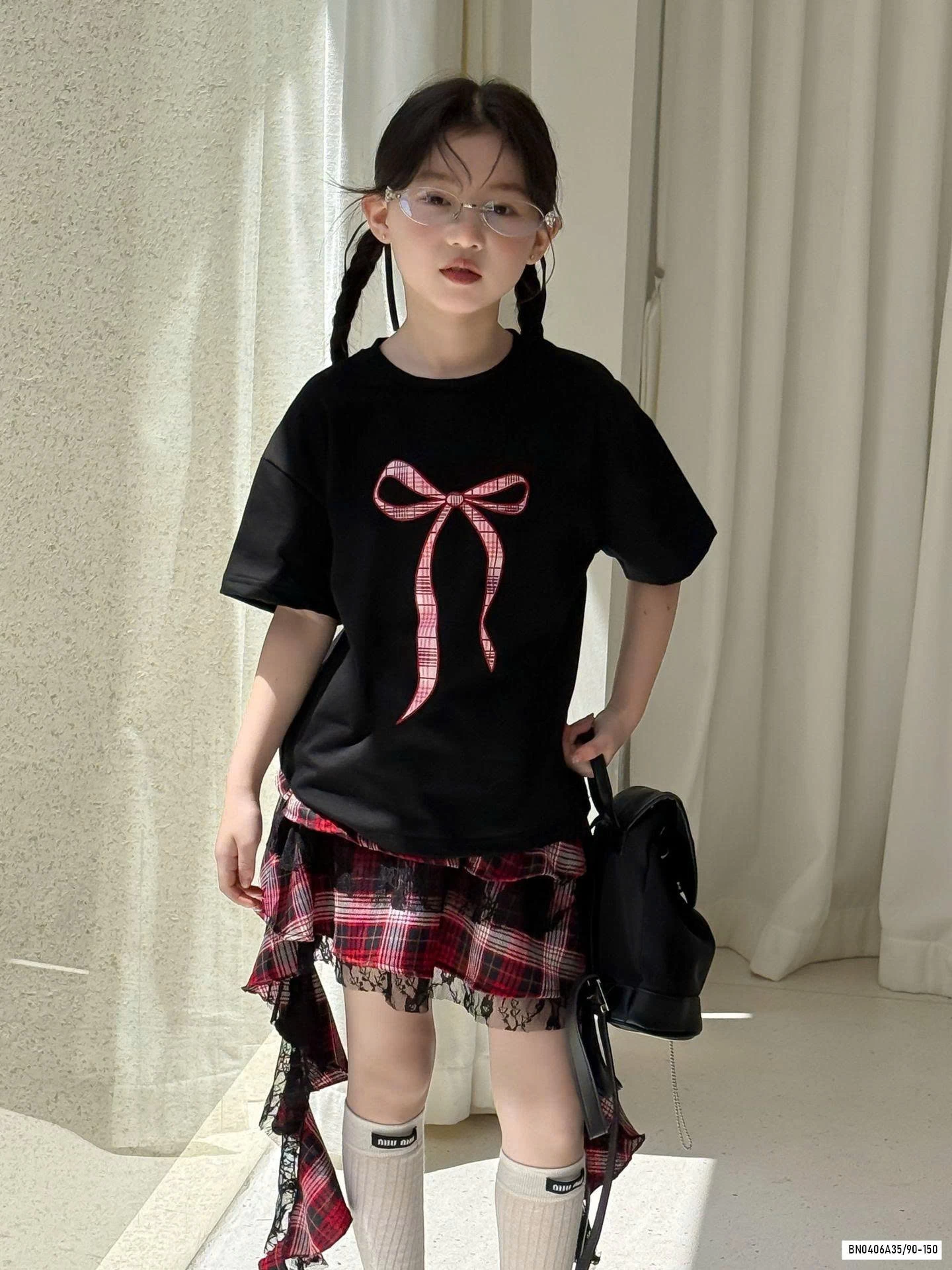 ÁO ĐEN NƠ MIX CV CARO