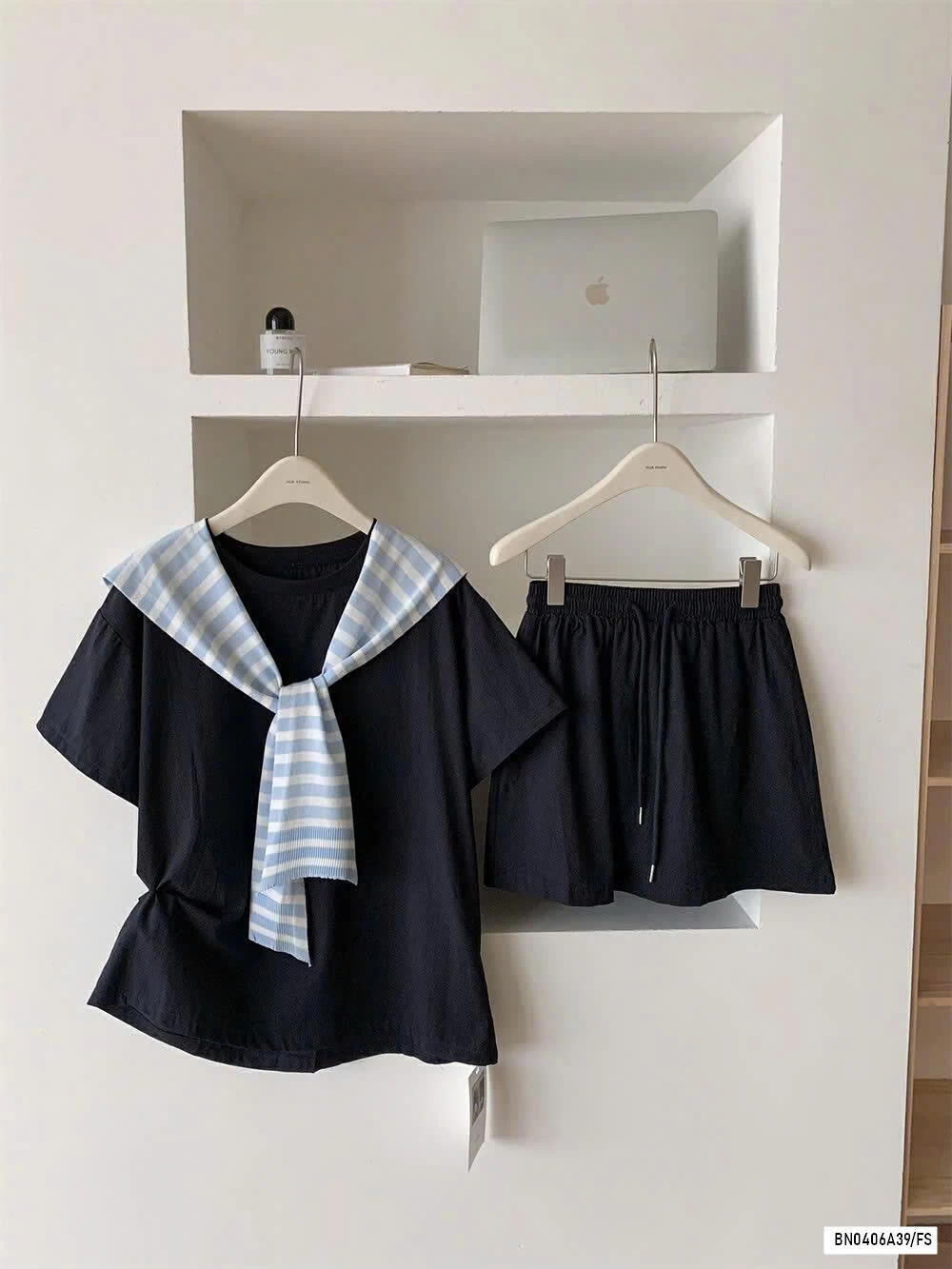 SÉT VÁY KÈM KHĂN CHOÀNG