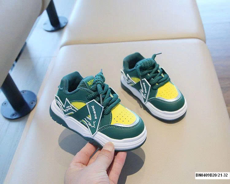 GIÀY THỂ THAO MẪU MỚI 2025