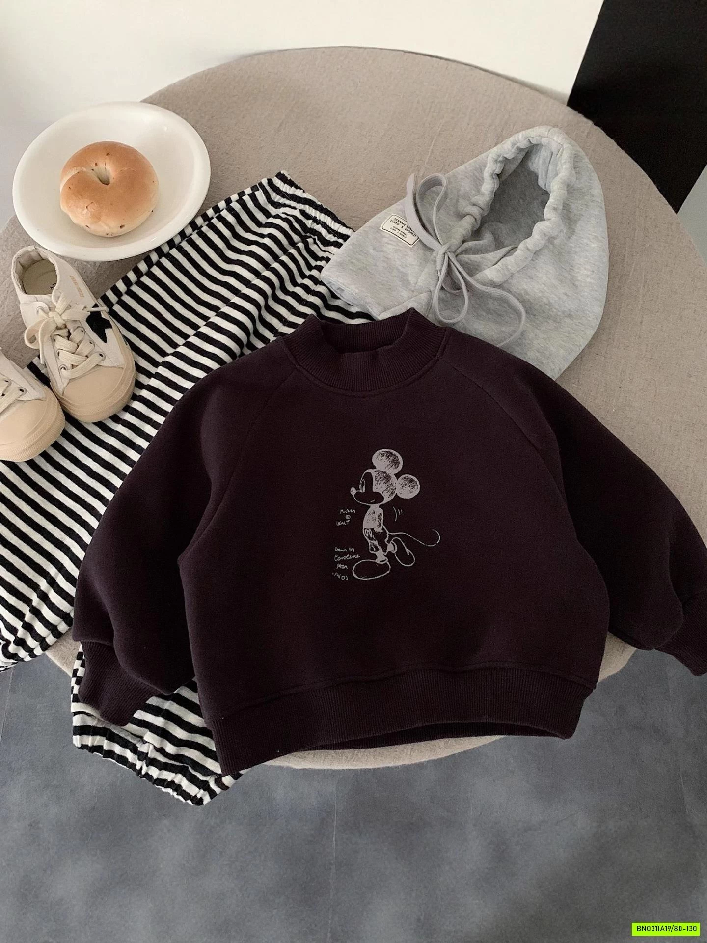 ÁO NỈ MICKEY LÓT LÔNG CỪU KÈM MŨ