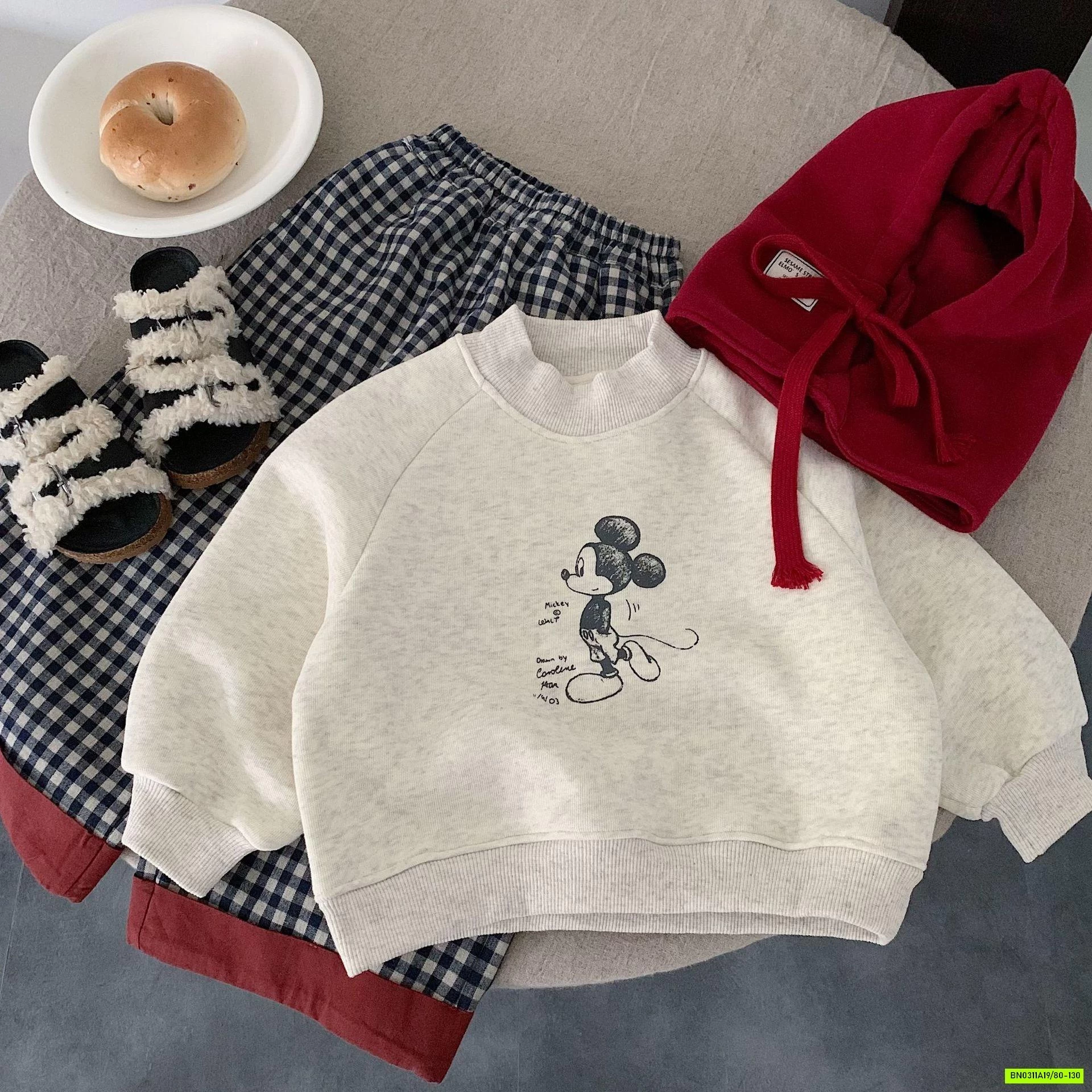 ÁO NỈ MICKEY LÓT LÔNG CỪU KÈM MŨ