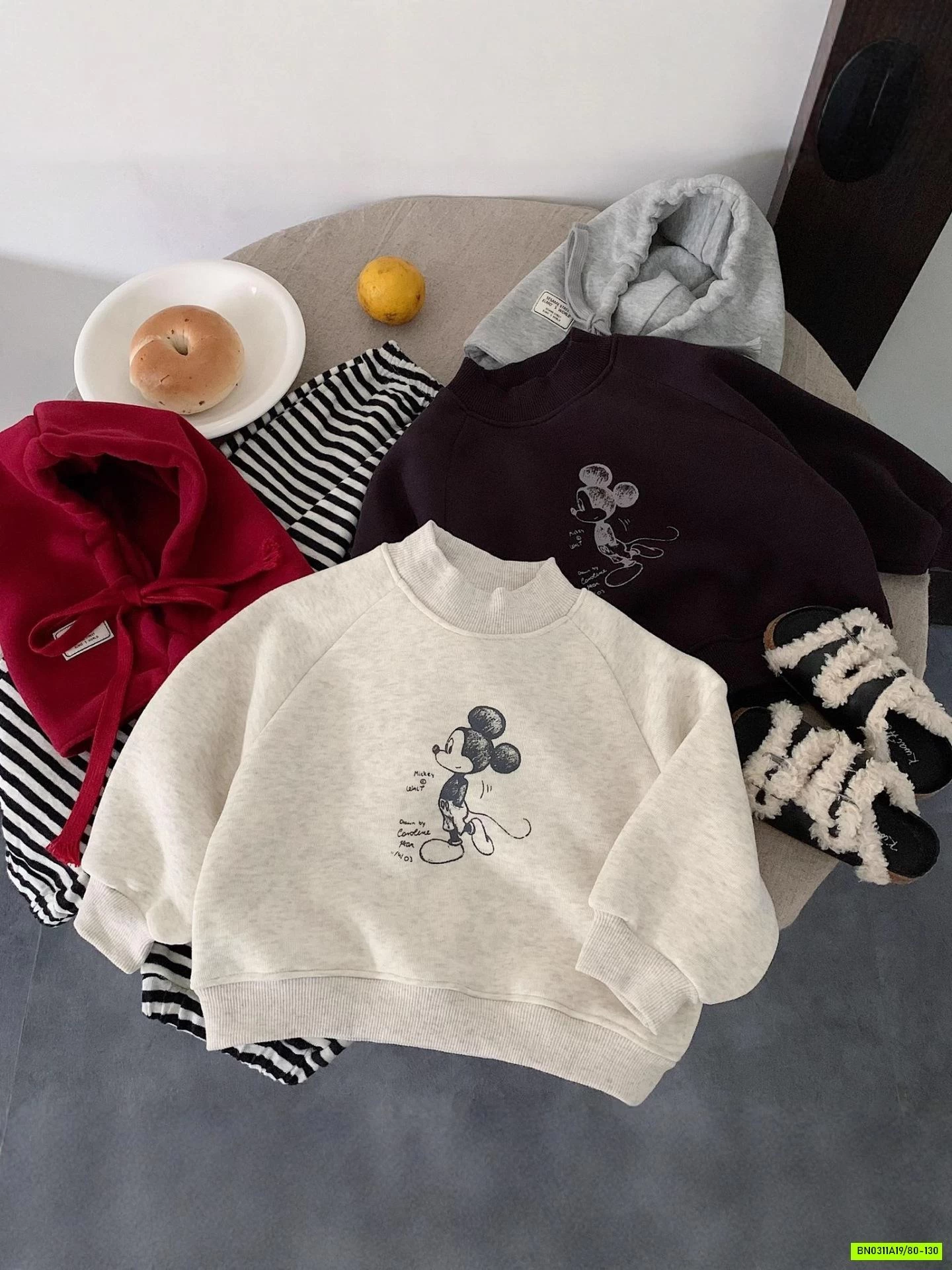 ÁO NỈ MICKEY LÓT LÔNG CỪU KÈM MŨ