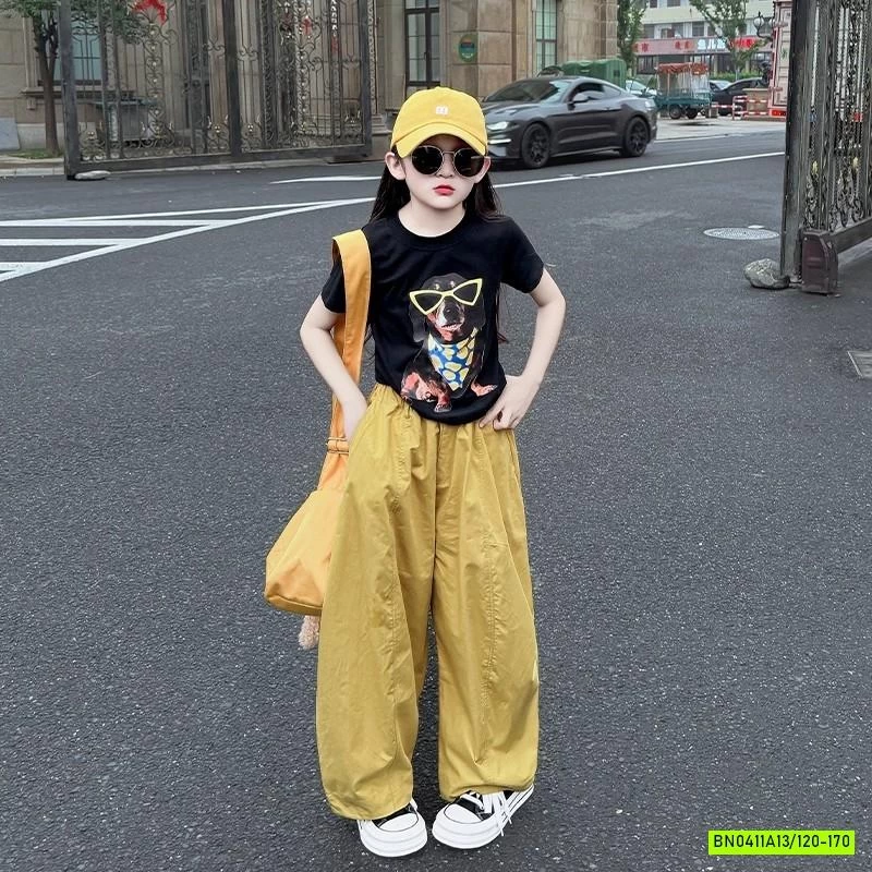 CROPTOP CÚN ĐEN MIX BAGGY VÀNG