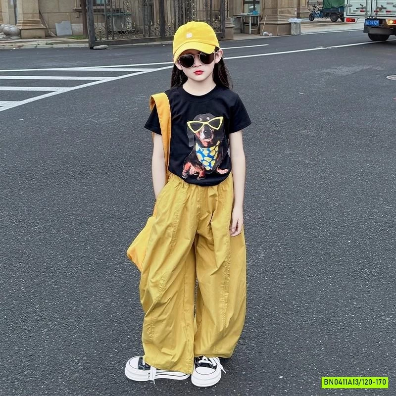 CROPTOP CÚN ĐEN MIX BAGGY VÀNG