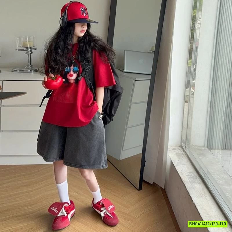 ÁO THUN ĐỎ CÔ GÁI MIX SHORT JEANS ĐEN