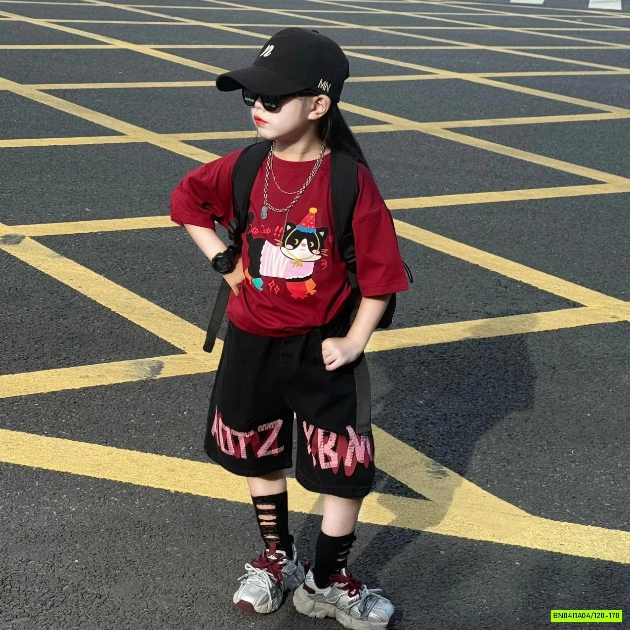 ÁO ĐỎ MIX SHORT JEANS ĐEN